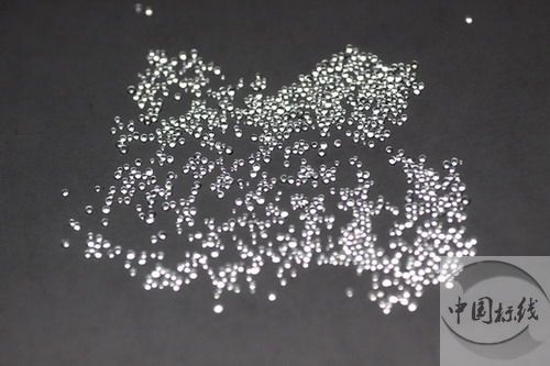 龙文金属表面处理厂喷砂玻璃微珠清理